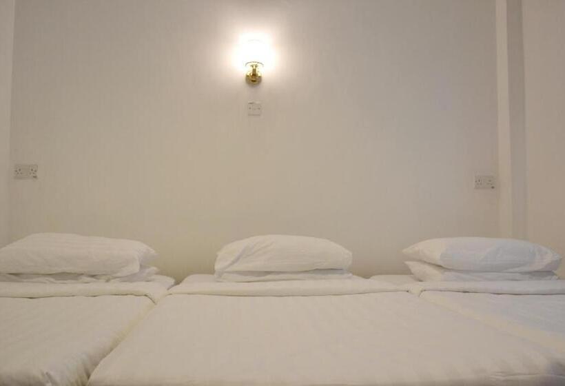 エコノミートリプルルーム, Skyville Zen Resort,kundasang