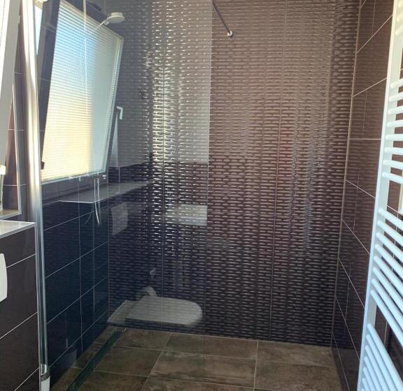 ベーシックトリプルルーム, Nürtingen Zimmer