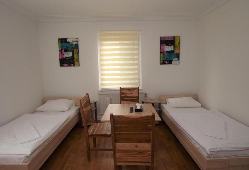 ベーシックトリプルルーム, Nürtingen Zimmer