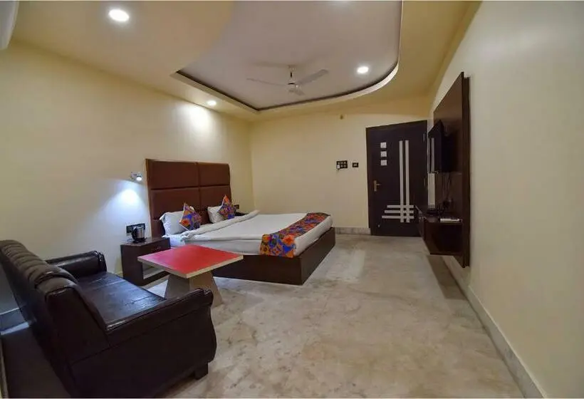 エクゼクティブトリプル, Fabhotel Red Rose Nr Iit Guwahati