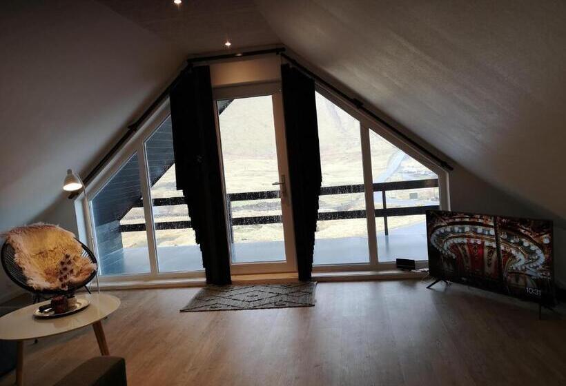 آپارتمان 1 خوابه با چشم‌انداز دریا, Gásadalur Apartments @ World Famous Waterfall