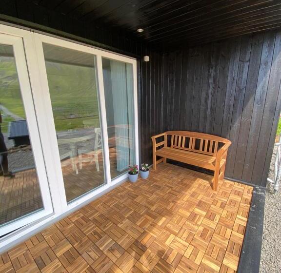 آپارتمان 1 خوابه با چشم‌انداز دریا, Gásadalur Apartments @ World Famous Waterfall