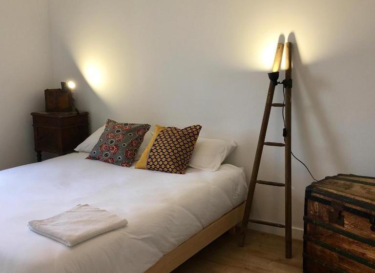 דירת שני חדרים, Maison Glaz