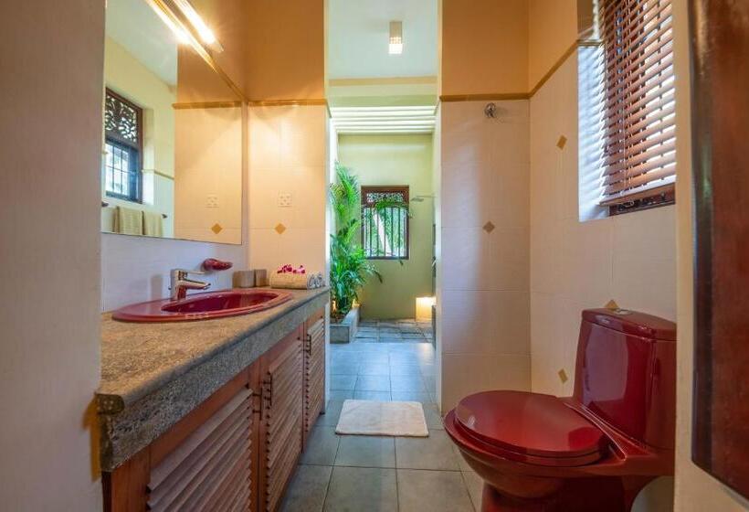 디럭스 스위트 바다 전망, The Max Wadiya