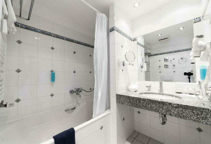 غرفة ديلوكس مطلّة علي البحر, Strandhotel Kurhaus Juist