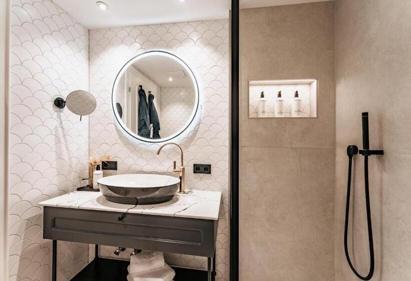 جناح جونيور مطلّ علي البحر, Strandhotel Kurhaus Juist