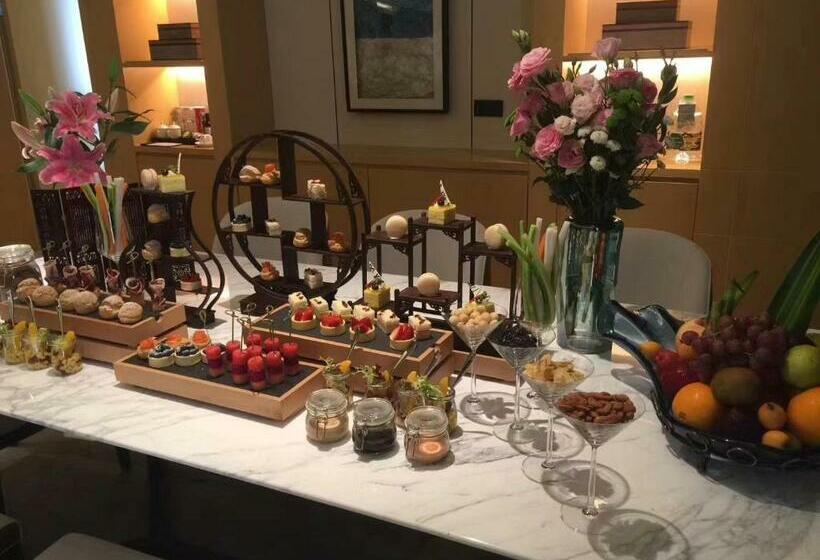 Suite Prezydencki, Howard Johnson By Wyndham Sihanoukville