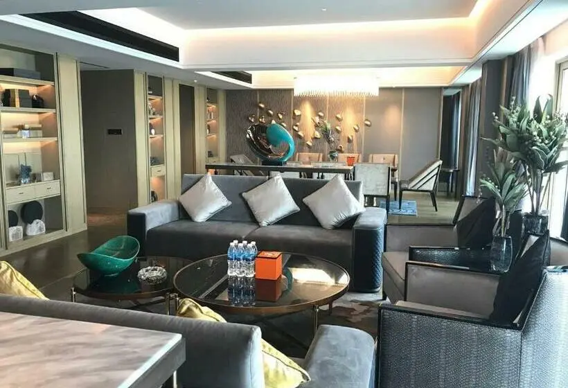 سوئیت پرزیدنت, Howard Johnson By Wyndham Sihanoukville