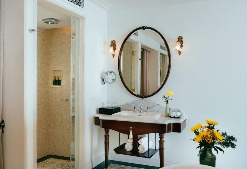 اتاق لوکس با بالکن, Hôtel Perle D Orient Cat Ba Mgallery