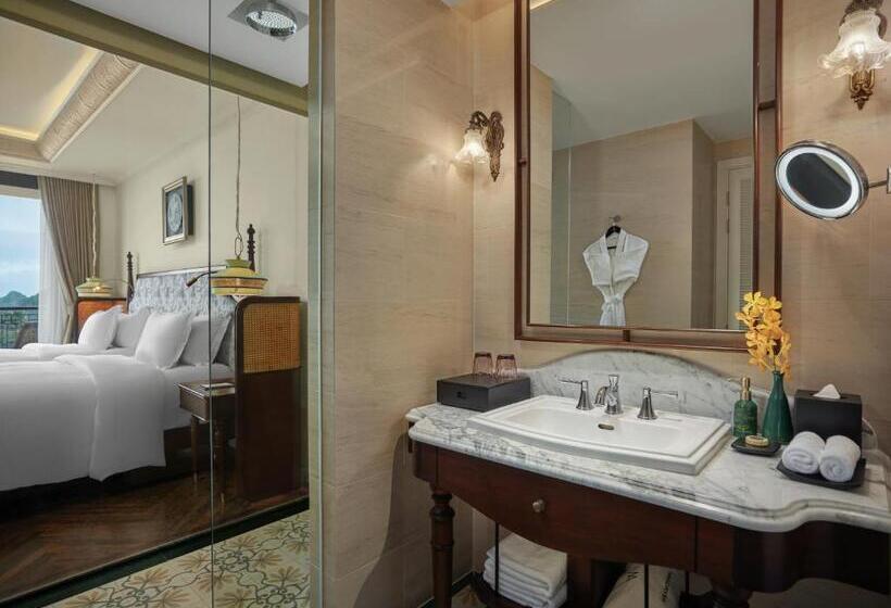 Classic Room Double Bed Sea View, Hôtel Perle D Orient Cat Ba Mgallery