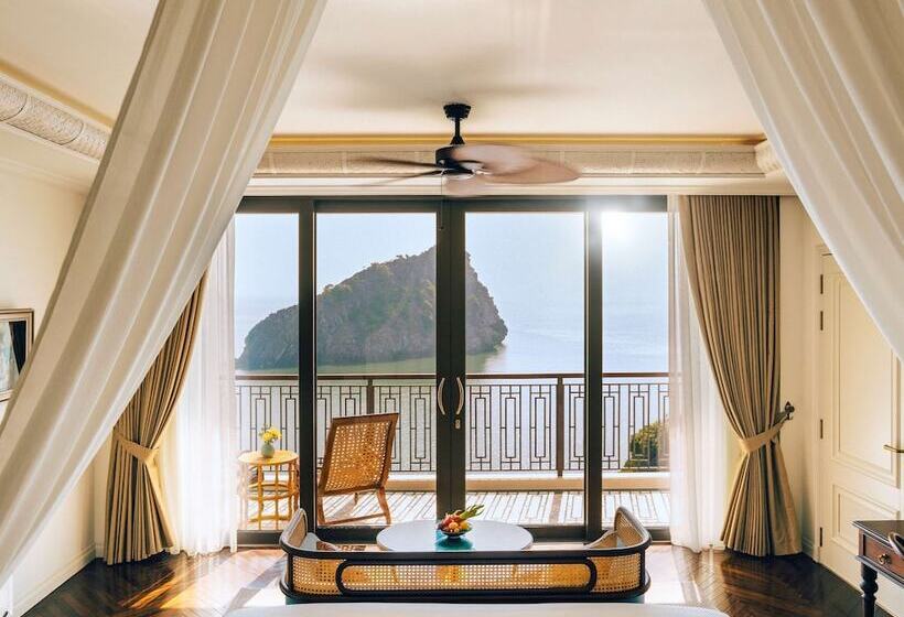 اتاق لوکس با بالکن, Hôtel Perle D Orient Cat Ba Mgallery