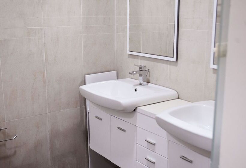 استودیوی استاندارد, Paragon Saigon 2