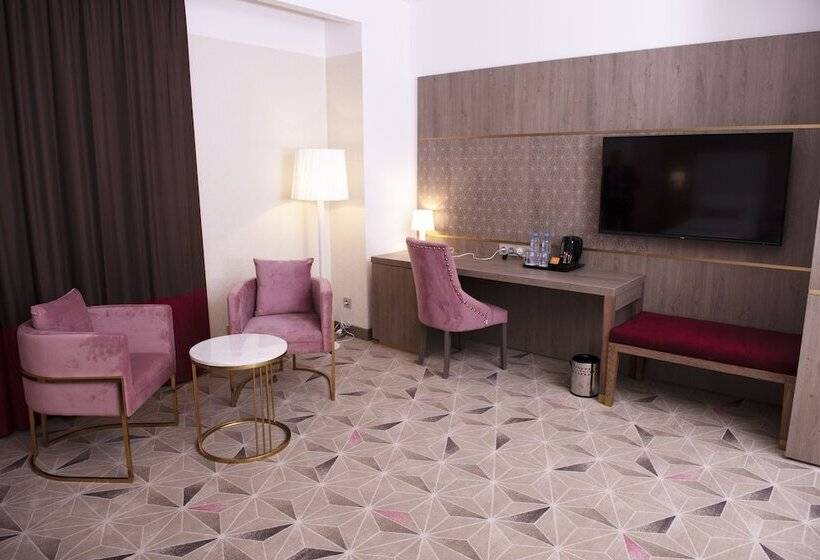 سوییت جونیور, Rodina Hotel Spa & Conferences