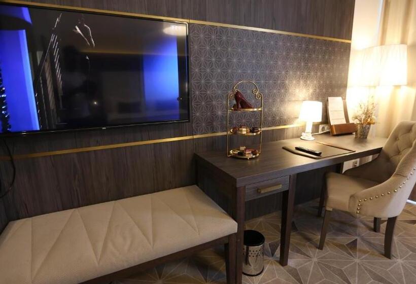 اتاق استاندارد با تخت بزرگ, Rodina Hotel Spa & Conferences