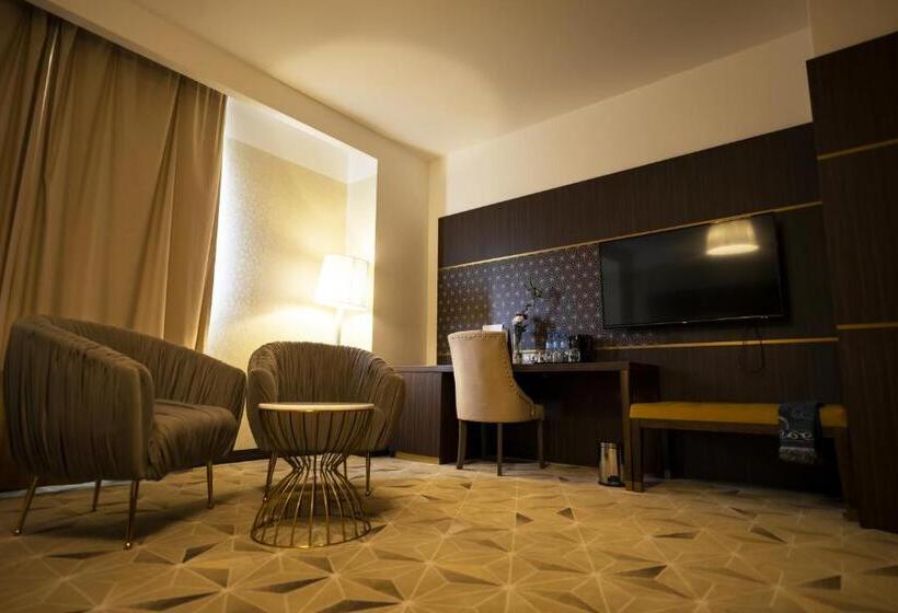 اتاق استاندارد سه نفره, Rodina Hotel Spa & Conferences