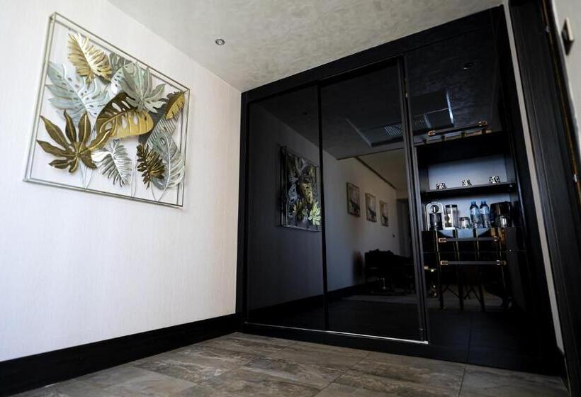 سوییت سوپریور, Rodina Hotel Spa & Conferences