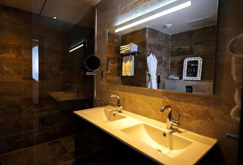 سوییت سوپریور, Rodina Hotel Spa & Conferences