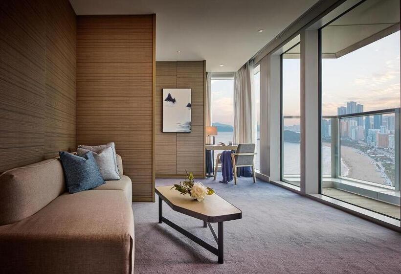 سوئیت پریمیوم با چشمانداز دریا, Signiel Busan