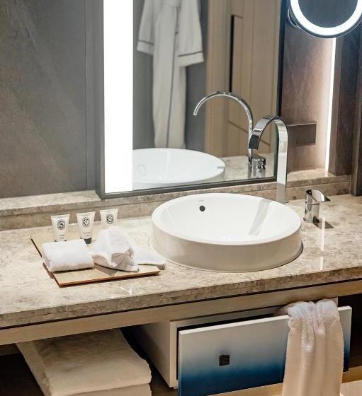 سوئیت پریمیوم با چشمانداز دریا, Signiel Busan