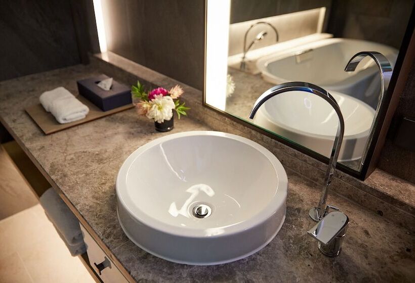 سوئیت پریمیوم با چشمانداز دریا, Signiel Busan