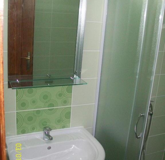 اتاق استاندارد سه نفره, Meridiana