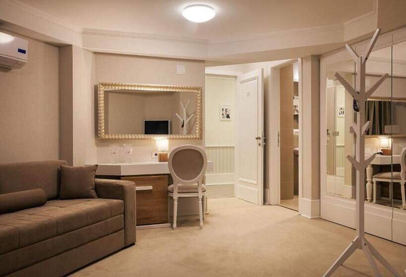 Superior Family Room