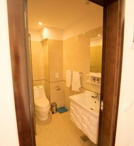 חדר משפחתי צדדי נוף לים, Msr Port