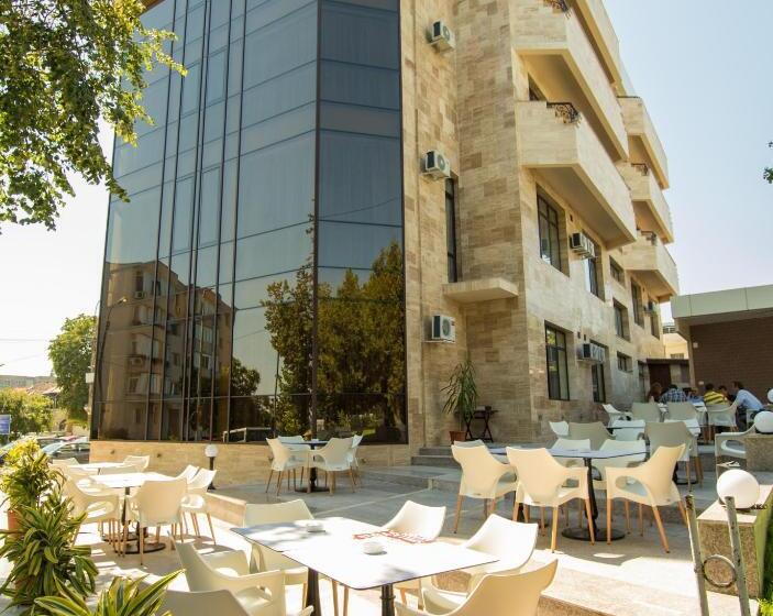 מיטת קינג בסוויטה, Msr Port