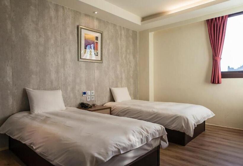 اتاق استاندارد, Yadi