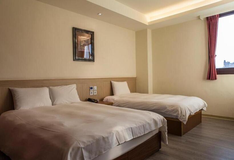 اتاق راحتی سه تخته, Yadi