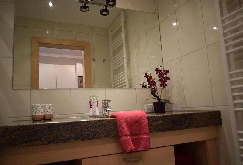 스탠다드 스튜디오 정원 전망, Berghof Reiter