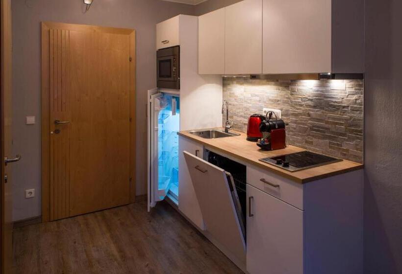 스탠다드 스튜디오 정원 전망, Berghof Reiter