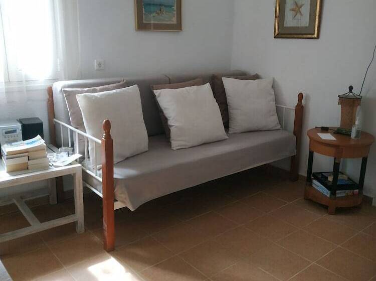 דירת אקזקיוטיב, חדר שינה 1, To Spiti Tou Papa Sto Vouno