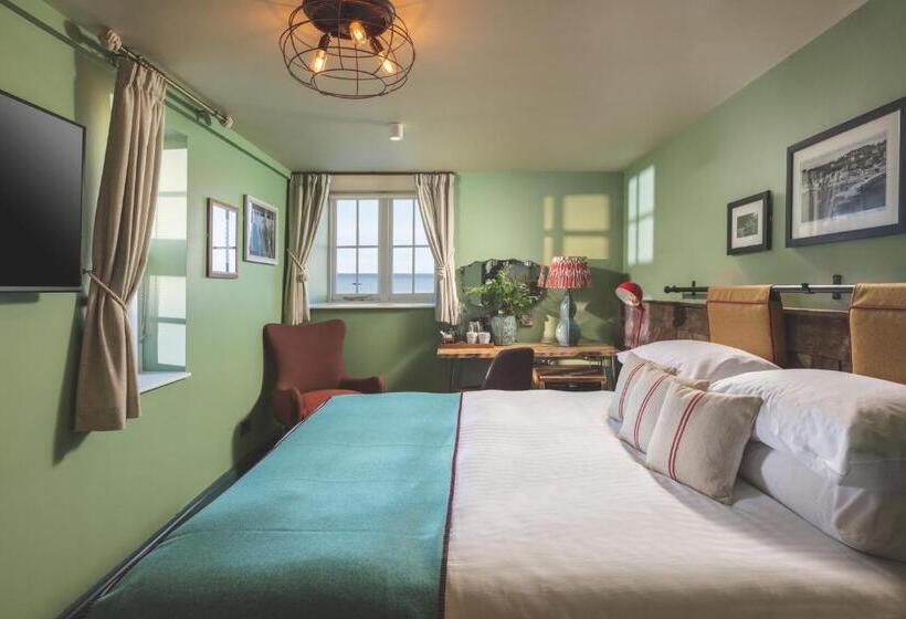 חדר סופריור עם מיטת קינג, Rock Point Inn