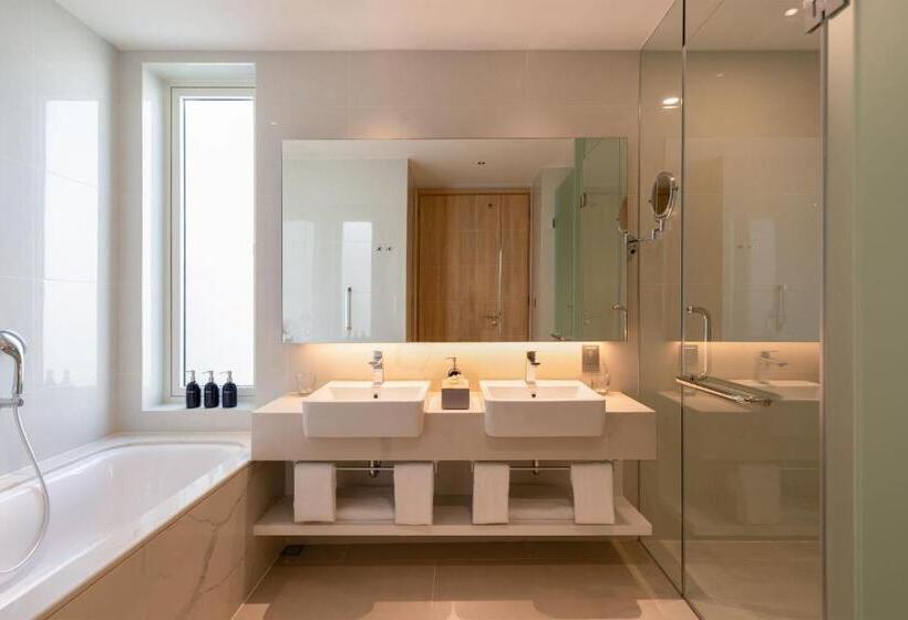 2 Bedroom Apartment Sea View