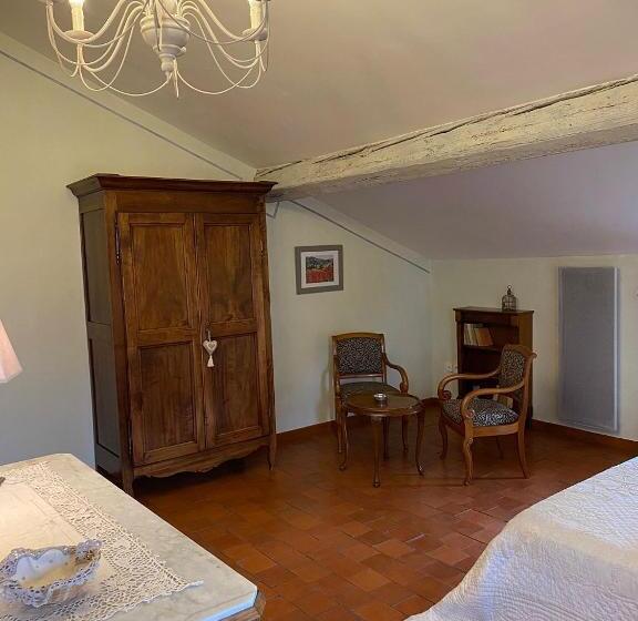 غرفة قياسية, Le Mas De La Martelière