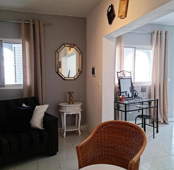 سوییت اجرایی, Deluxe B&b Casa Alegria, Tarrafal