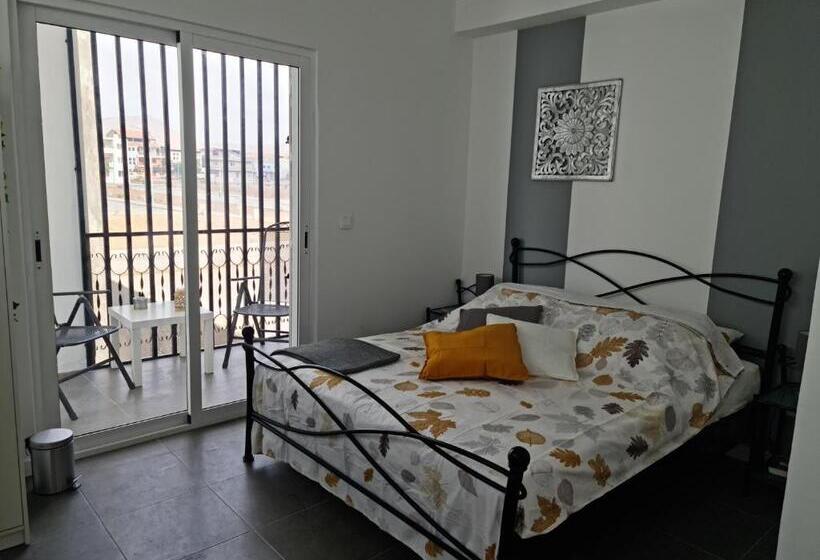 سوییت خانوادگی, Deluxe B&b Casa Alegria, Tarrafal