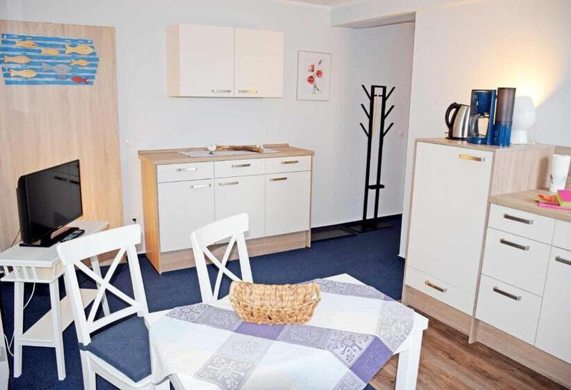 شقة غرفة واحدة, Ferienwohnungen Moenchgut Und Ruegen