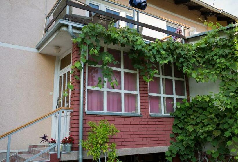 آپارتمان 3 خوابه, Apartman Nisa