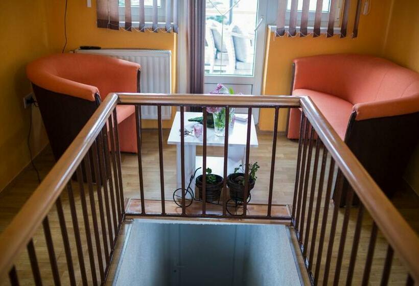 آپارتمان 3 خوابه, Apartman Nisa