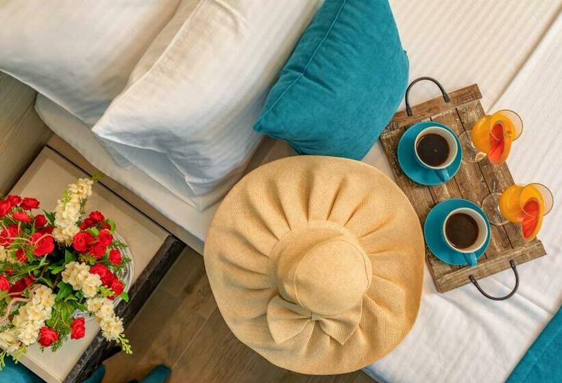 استودیو استاندارد با بالکن, Luxury Apartments Queen