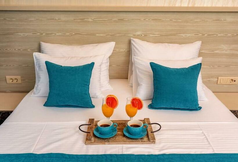 استودیو استاندارد با بالکن, Luxury Apartments Queen