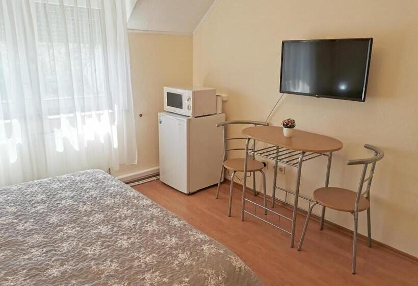 חדר מוזל מקלחת משותפת, Magic Holiday Vendégház