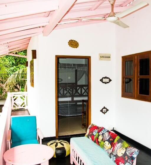 חדר דלוקס עם מרפסת, Mommy House Unawatuna Nalaka
