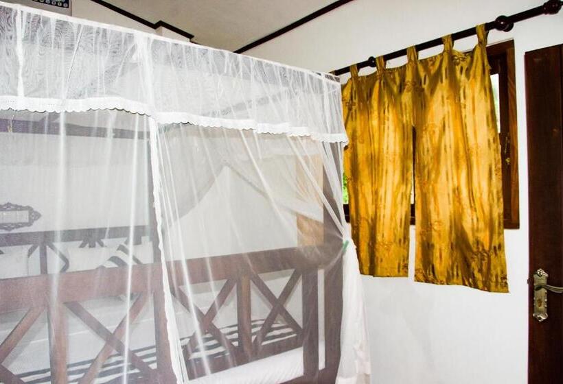 חדר דלוקס עם מרפסת, Mommy House Unawatuna Nalaka