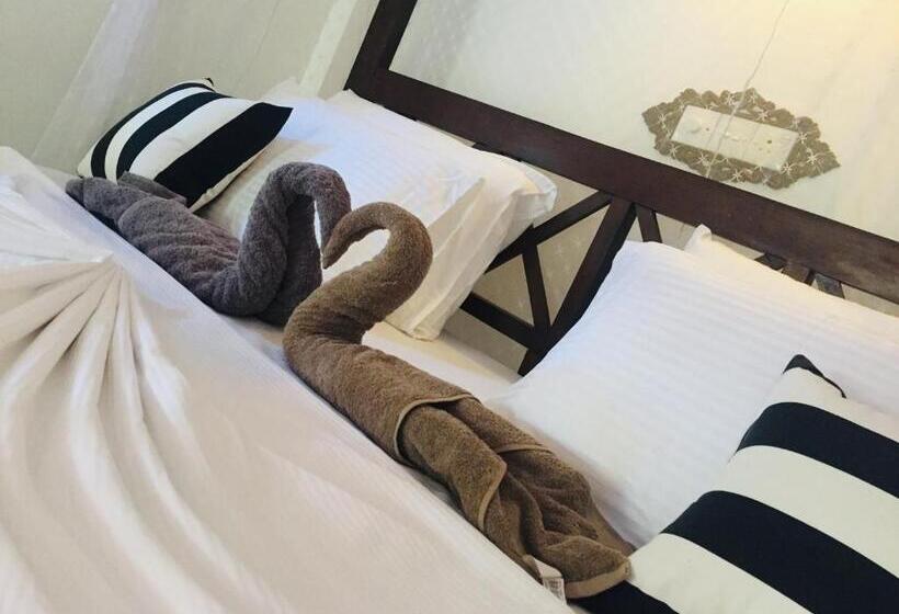 חדר דלוקס עם מרפסת, Mommy House Unawatuna Nalaka