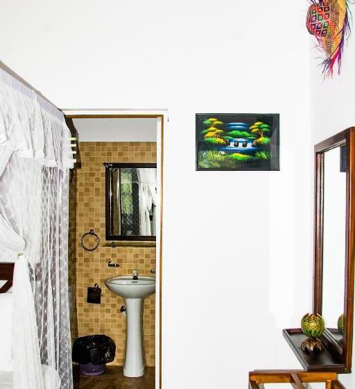 חדר דלוקס עם מרפסת, Mommy House Unawatuna Nalaka