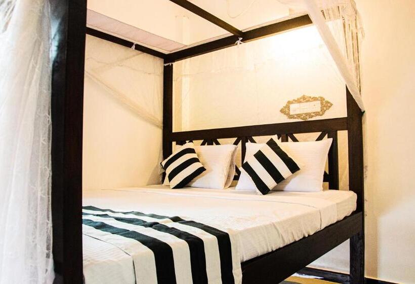 חדר דלוקס עם מרפסת, Mommy House Unawatuna Nalaka