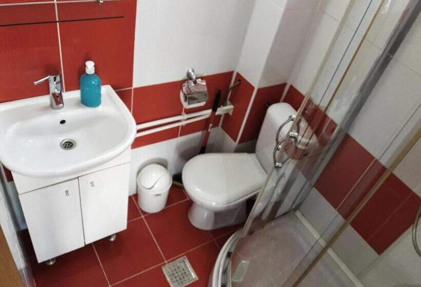 غرفة كلاسيكية ثلاثية, Vila Efor